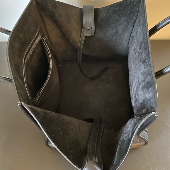 Celine Medium Luggage Phantom Tote - Picture 5 of 10
